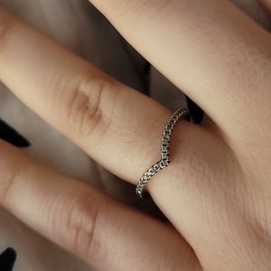 Pandora contour ring